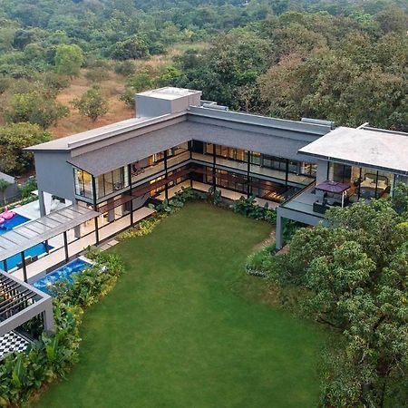 Stayvista At The Charcoal Villa Luxury Collection Alībāg Buitenkant foto