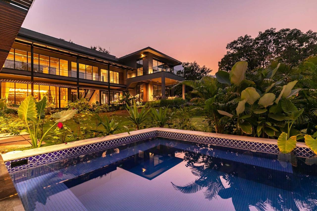 Stayvista At The Charcoal Villa Luxury Collection Alībāg Buitenkant foto
