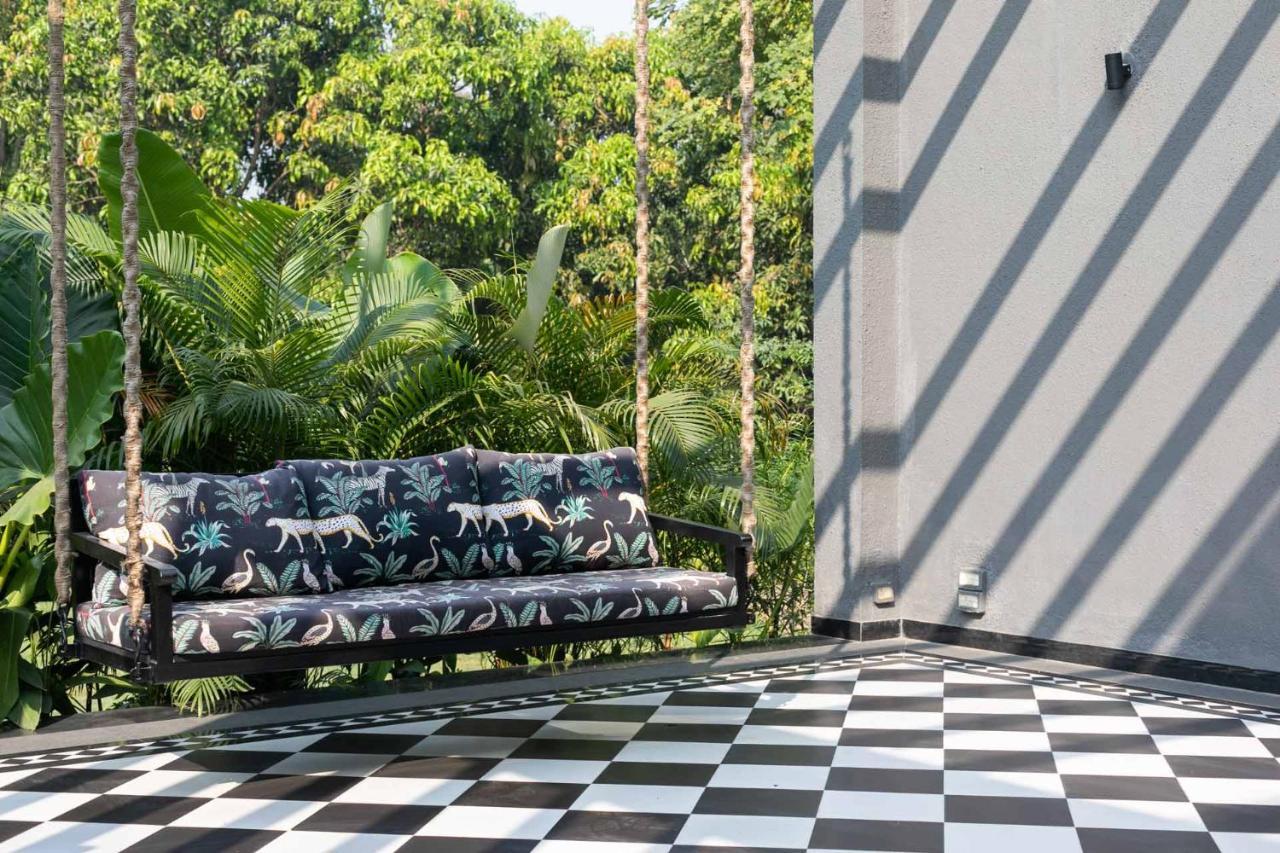 Stayvista At The Charcoal Villa Luxury Collection Alībāg Buitenkant foto