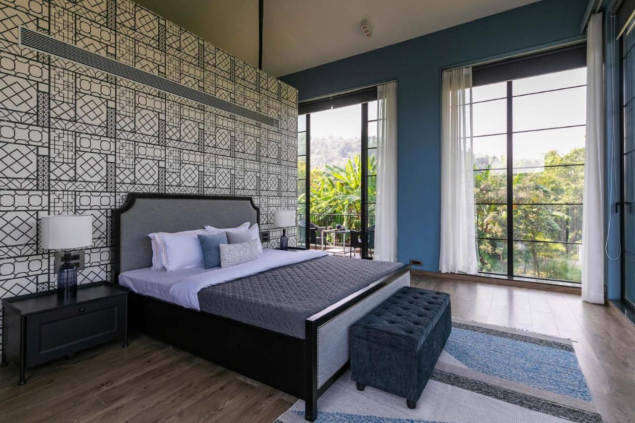 Stayvista At The Charcoal Villa Luxury Collection Alībāg Buitenkant foto