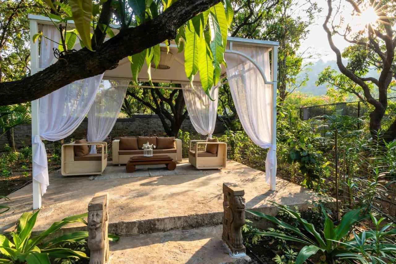 Stayvista At The Charcoal Villa Luxury Collection Alībāg Buitenkant foto