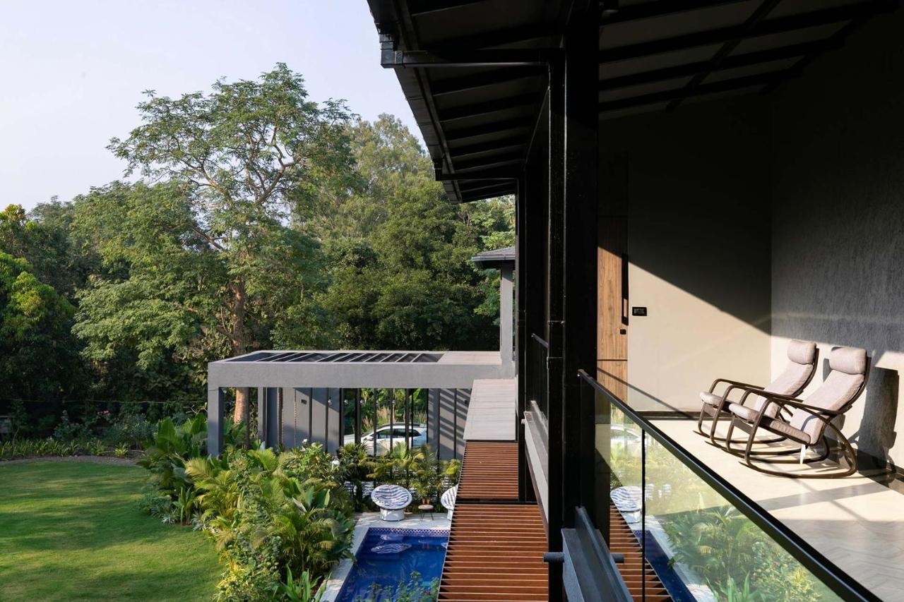 Stayvista At The Charcoal Villa Luxury Collection Alībāg Buitenkant foto