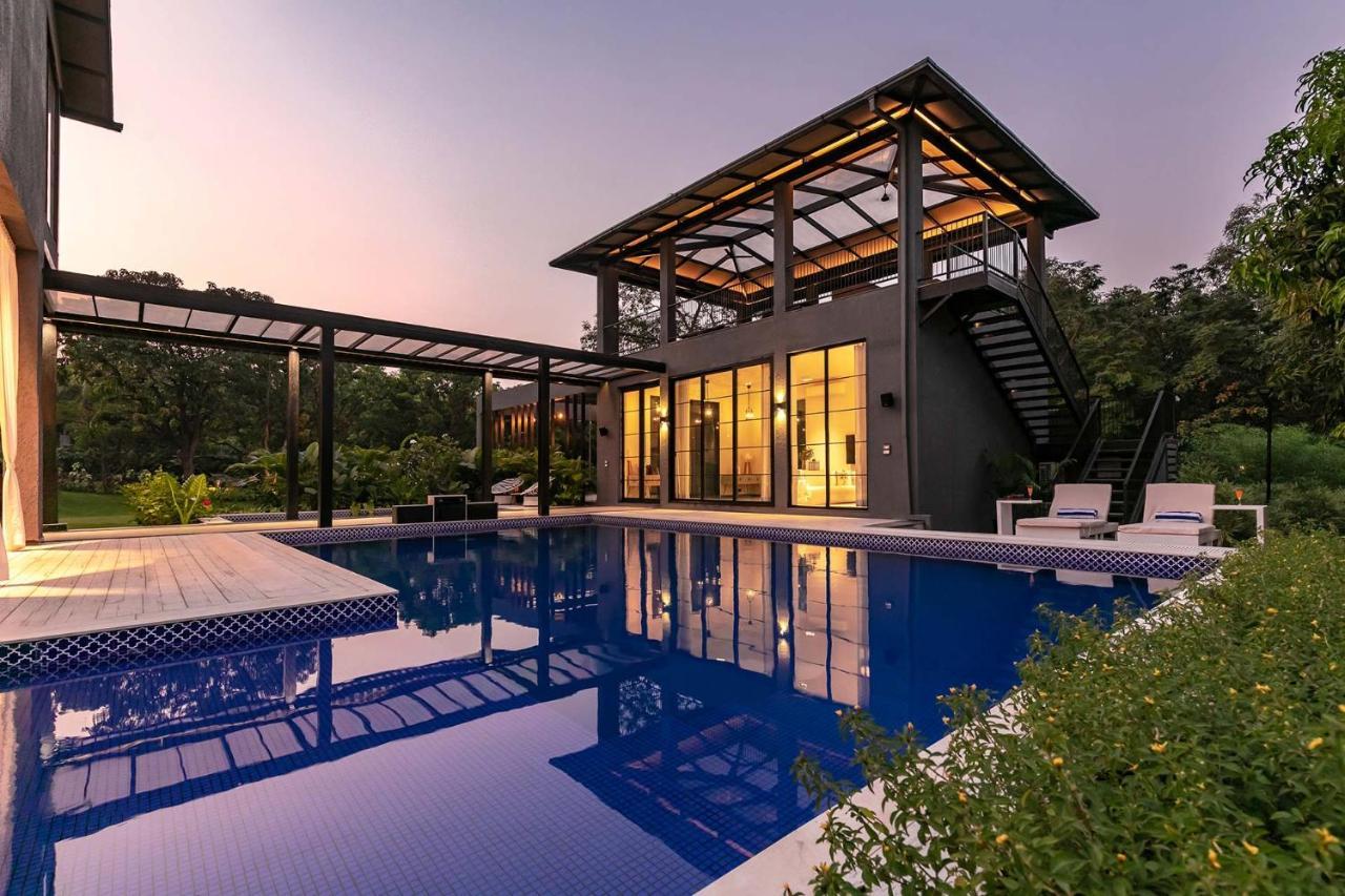 Stayvista At The Charcoal Villa Luxury Collection Alībāg Buitenkant foto