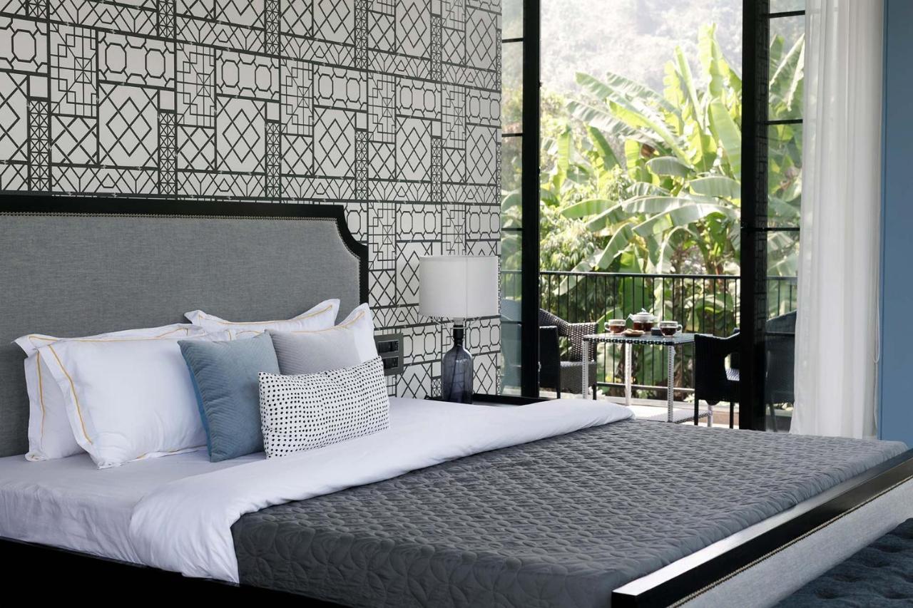 Stayvista At The Charcoal Villa Luxury Collection Alībāg Buitenkant foto