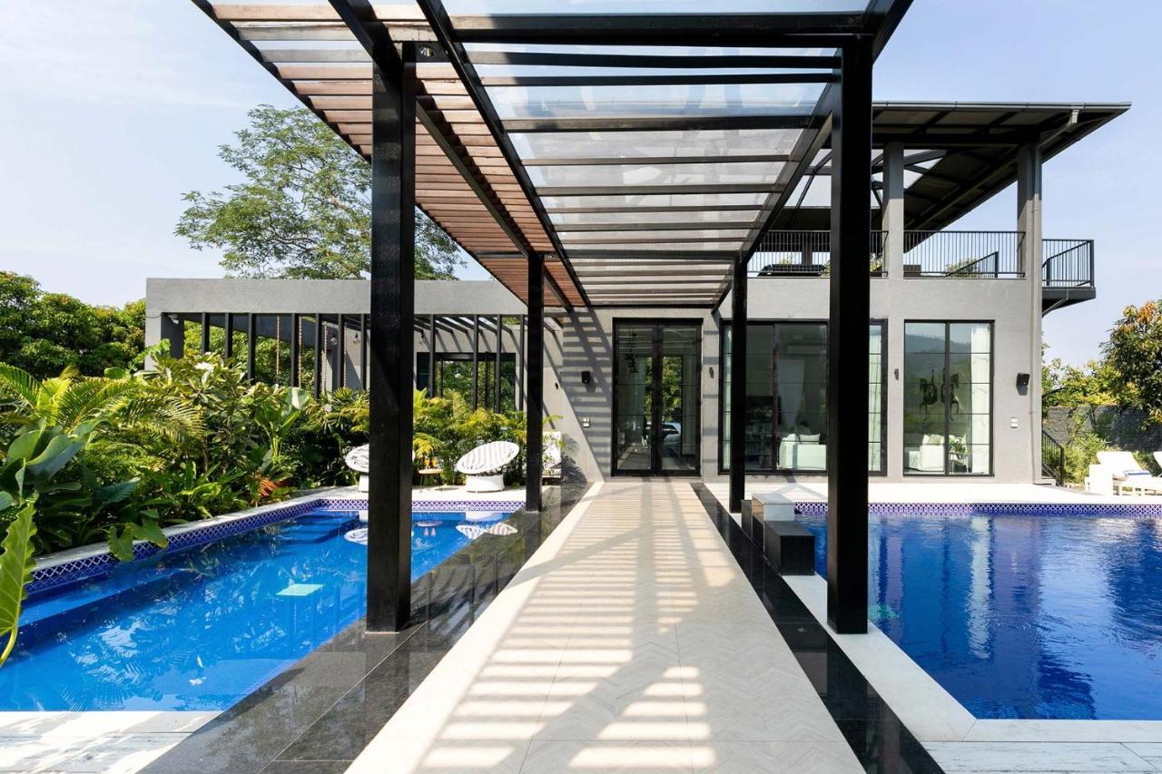 Stayvista At The Charcoal Villa Luxury Collection Alībāg Buitenkant foto