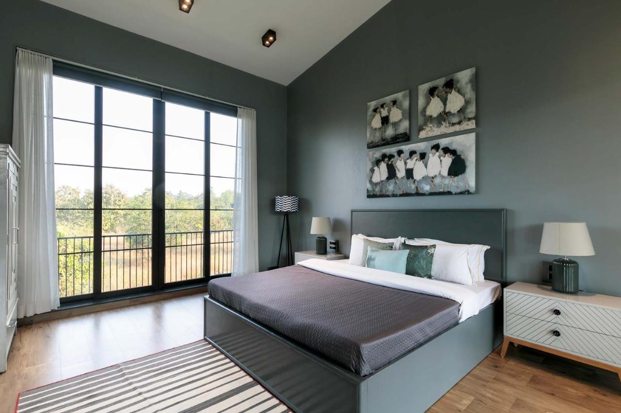 Stayvista At The Charcoal Villa Luxury Collection Alībāg Buitenkant foto