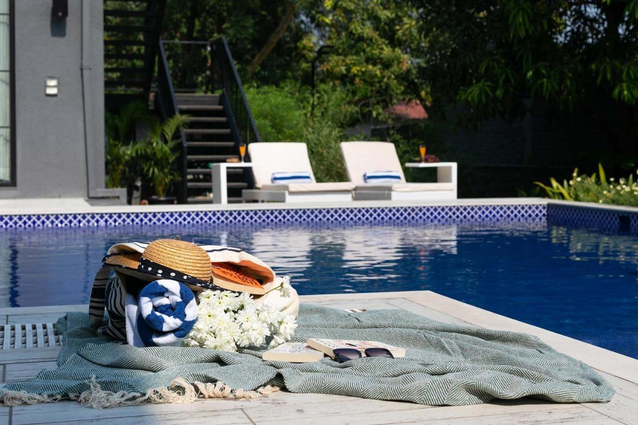 Stayvista At The Charcoal Villa Luxury Collection Alībāg Buitenkant foto