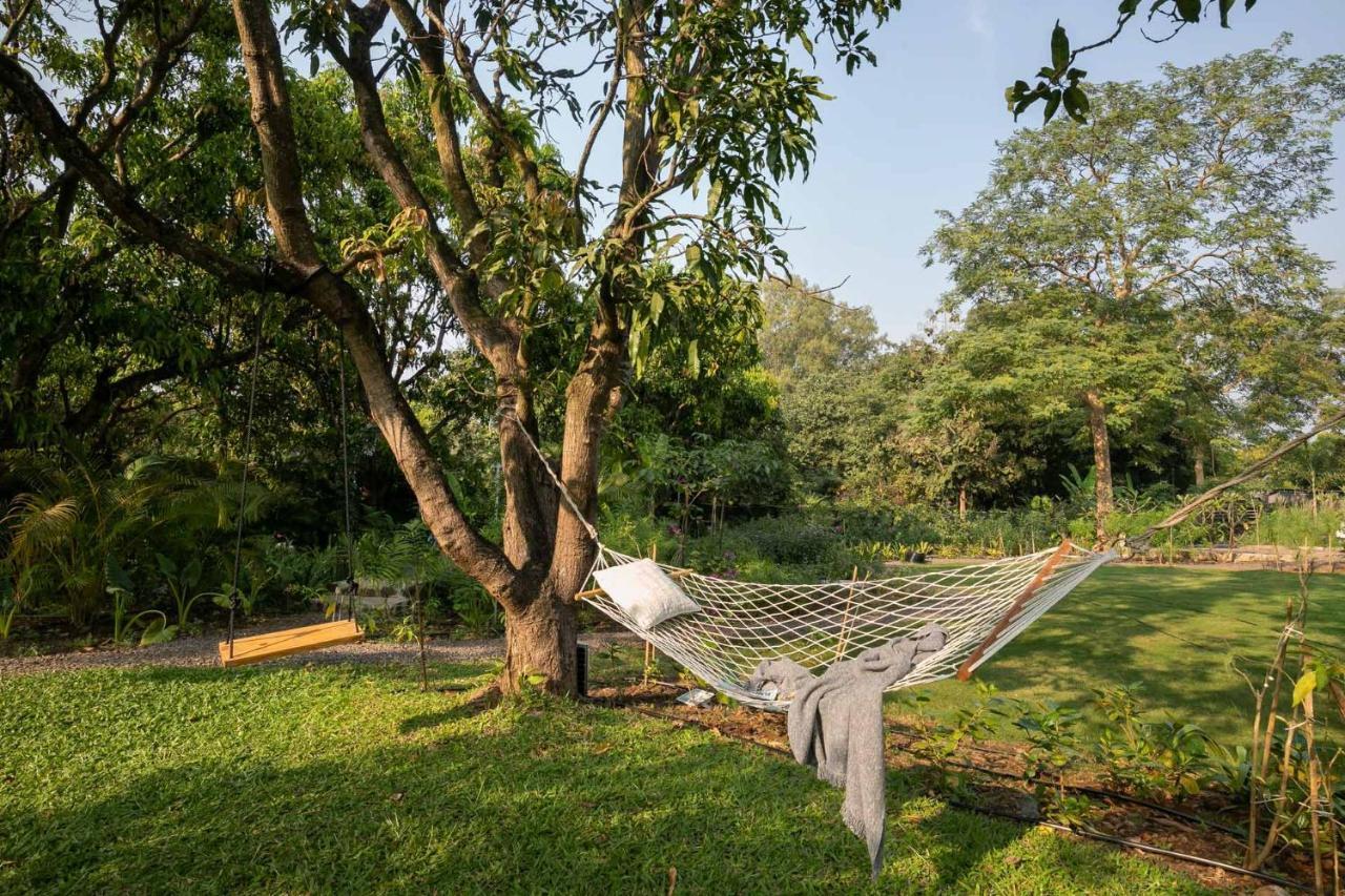 Stayvista At The Charcoal Villa Luxury Collection Alībāg Buitenkant foto