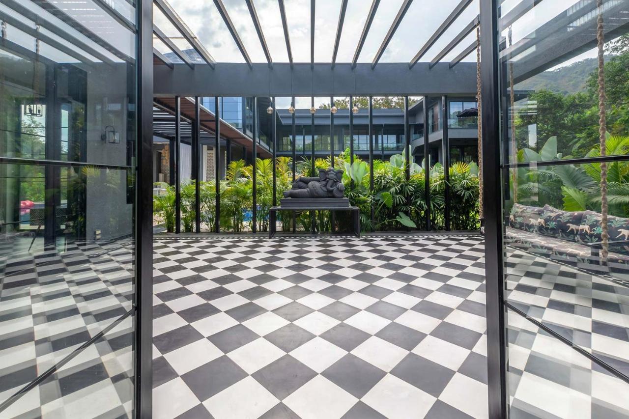 Stayvista At The Charcoal Villa Luxury Collection Alībāg Buitenkant foto