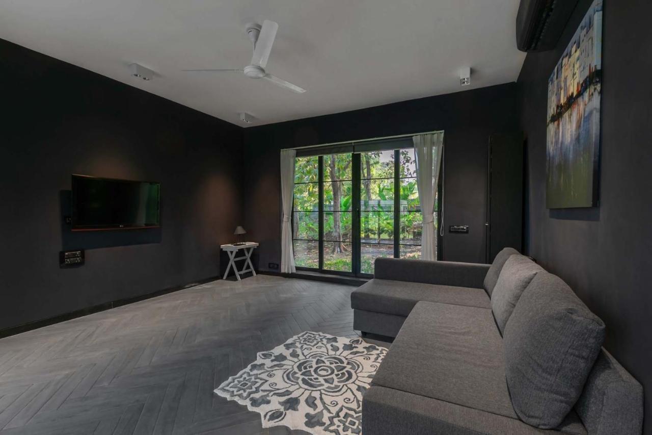 Stayvista At The Charcoal Villa Luxury Collection Alībāg Buitenkant foto